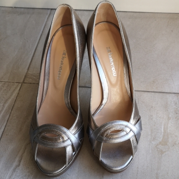 Leather gold and silver peep-toe pumps - Picture 2 of 16